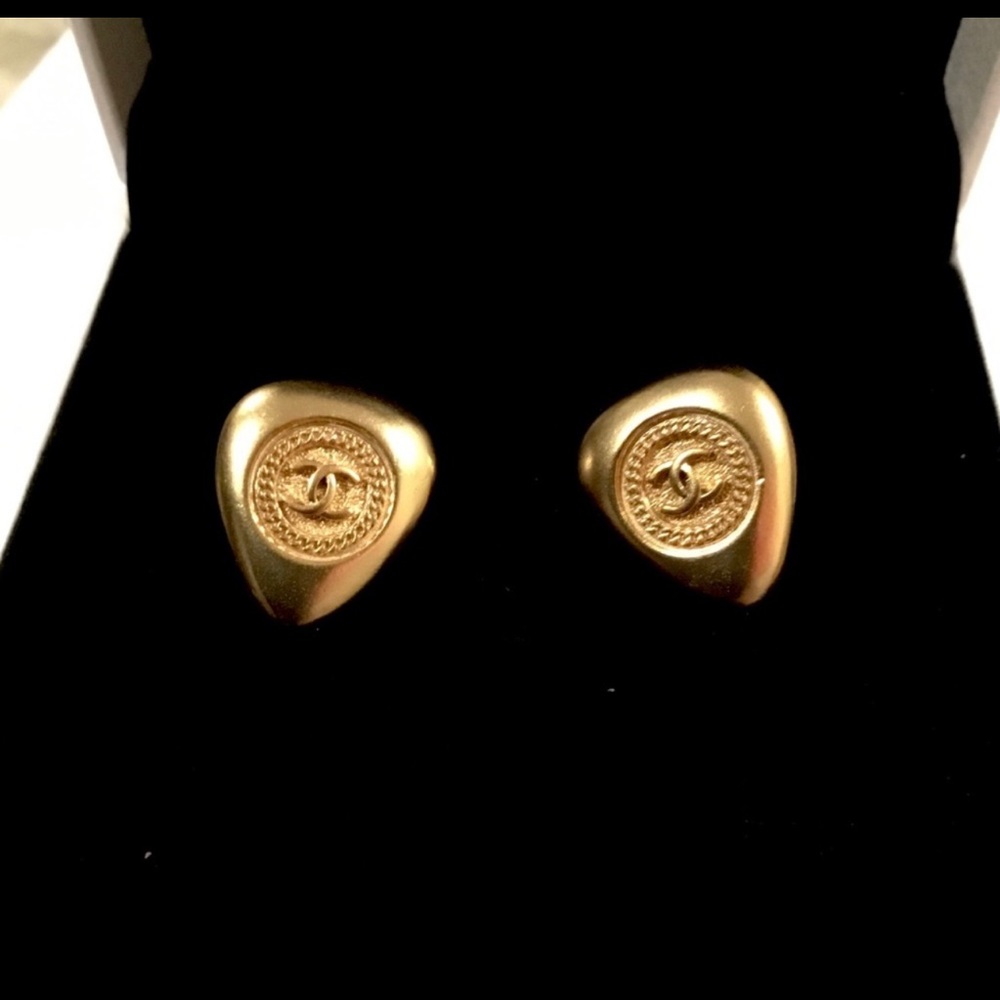 CHANEL STUDDED VINTAGE GOLD EARRINGS